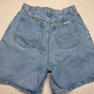 Bill Blass 90s Vintage Mom Shorts / Short — Light Blue Denim (100% Cotton) Women